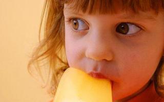 Сыр в питании детей: как, когда и какой сорт давать?